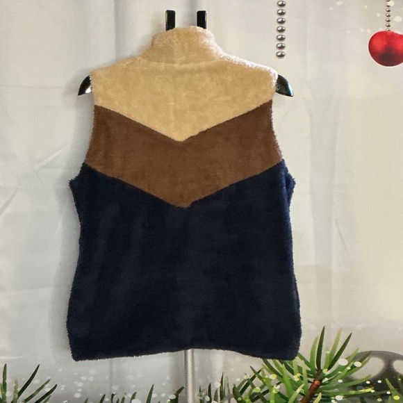 CBRAND Vest - Picture 2 of 2